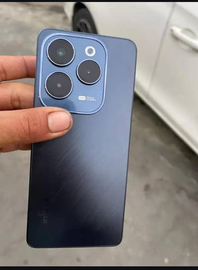 Infinix hot 40 pro with box