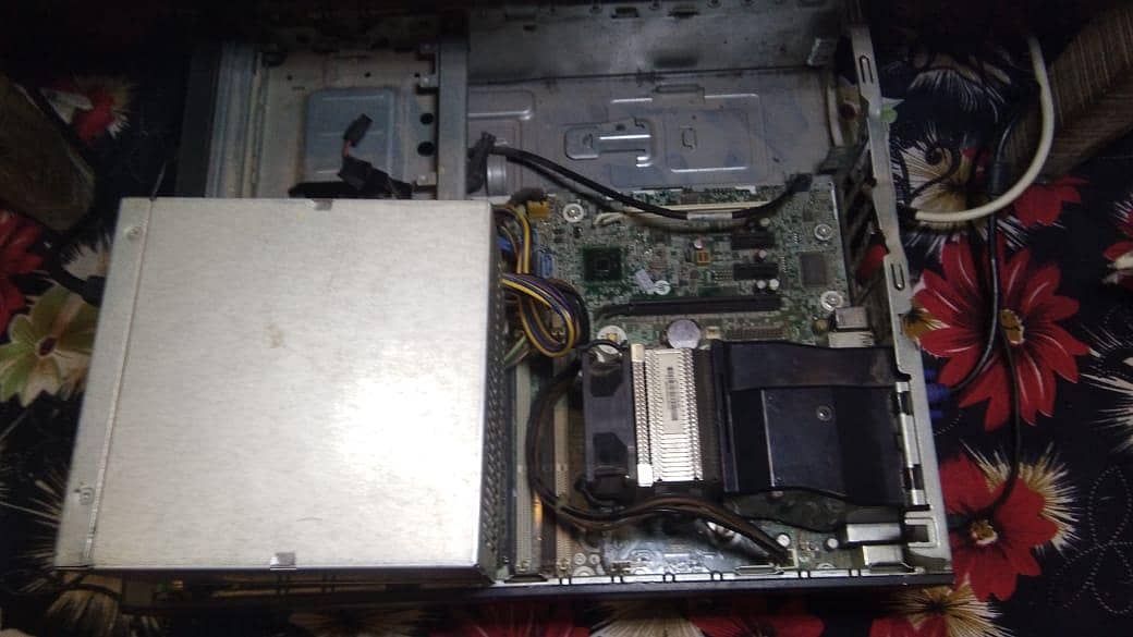 HP 4th gen pc with 19 inch monitor 4