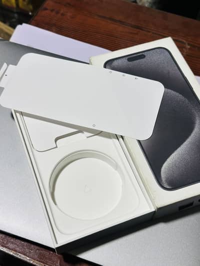 iPhone 15 Pro Max Box