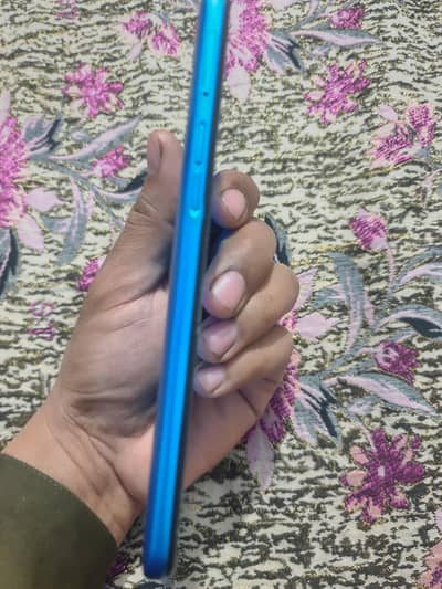 REALME C3  3gb 32gb with origina box & charger