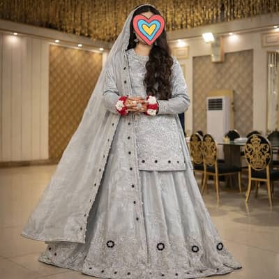 Valima Lehnga  ,excellent condition