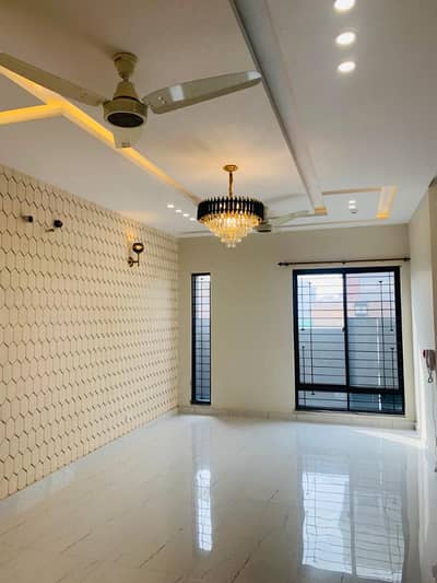 5 Marla Beautiful House For Rent in DHA Phase 3