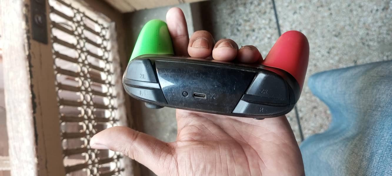 Nintendo switch controller 4