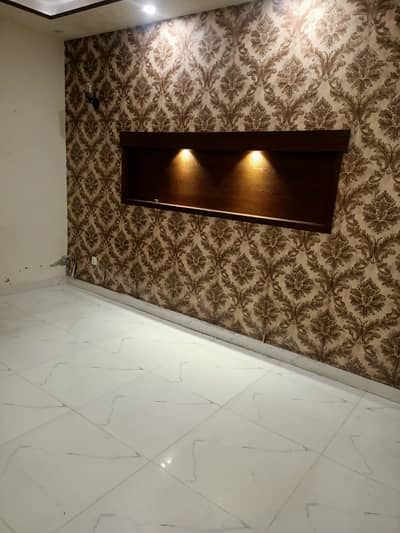 10 marla lower portion for rent in nasheman Iqbal phase 2