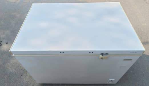 Kenwood deep freezer single door/0321/080/77/77/