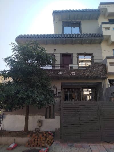 Luxury 4 Marla Full House Is Available For Rent In D-12/1