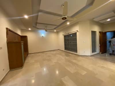 30/60 (8 Marla) House Available For Rent in G13