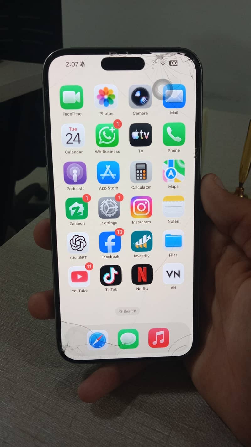 iPhone 15 pro max 4