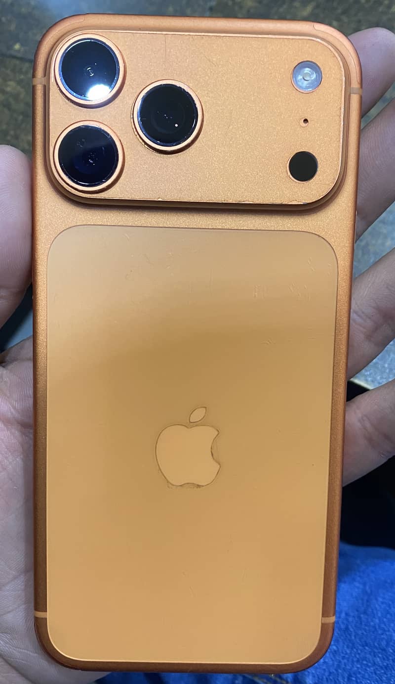 Apple iPhone 17 Pro Max 3