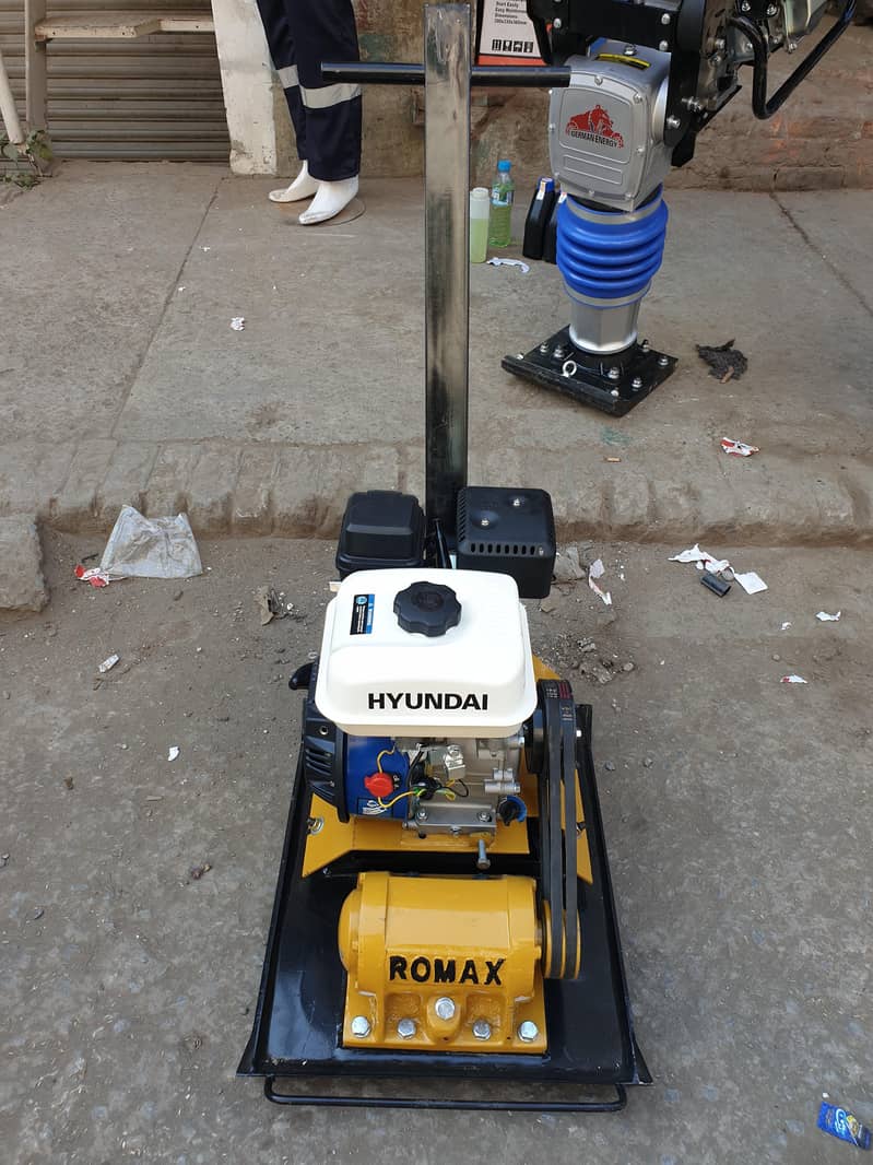 Compactor Plate Engine Driven Hyundai 3