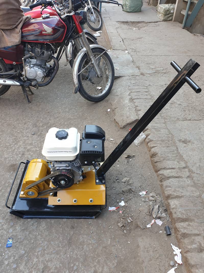 Compactor Plate Engine Driven Hyundai 4