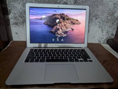 MacBook Apple Air white