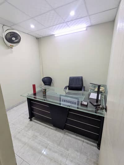 Executive Office Table With Glass Top For Office