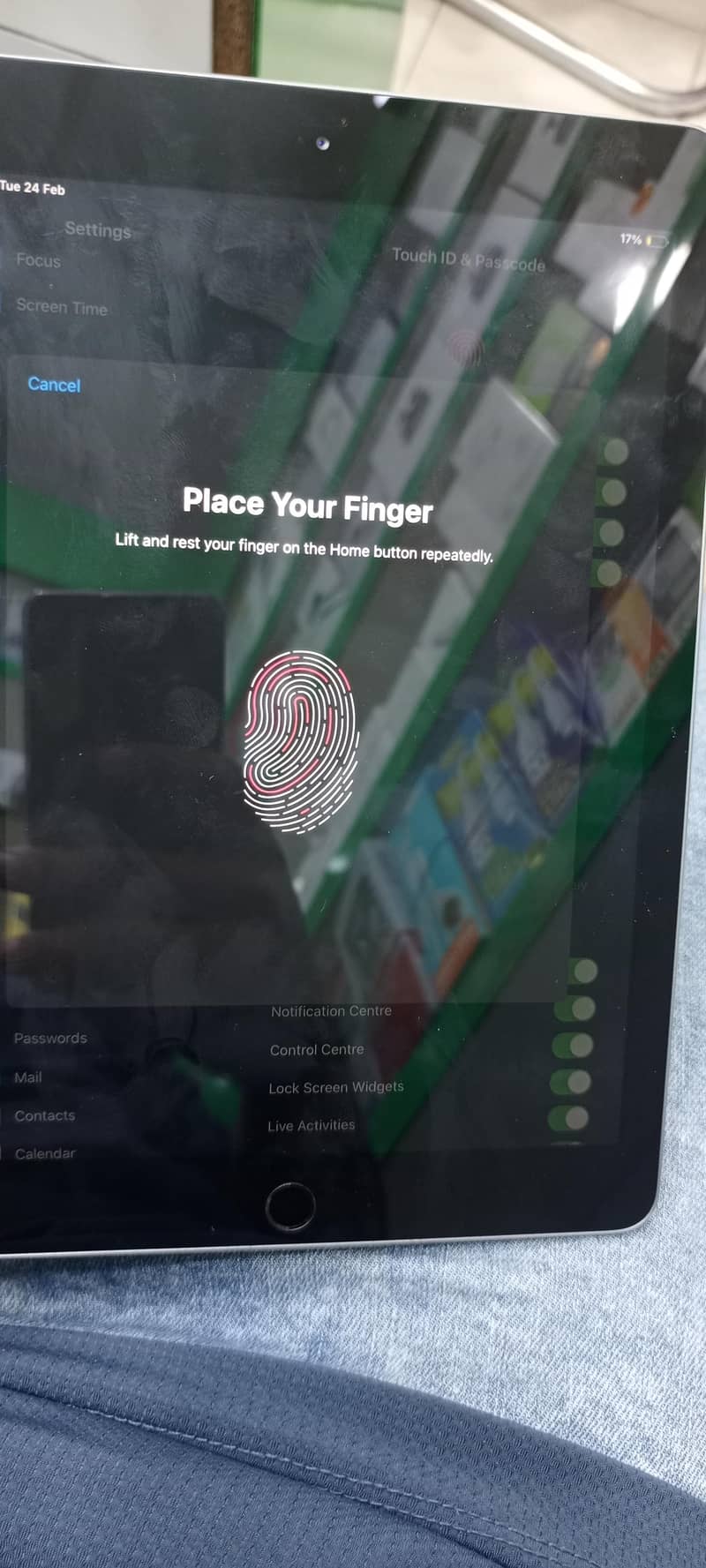 ipad 6th Generation   128 gb 5