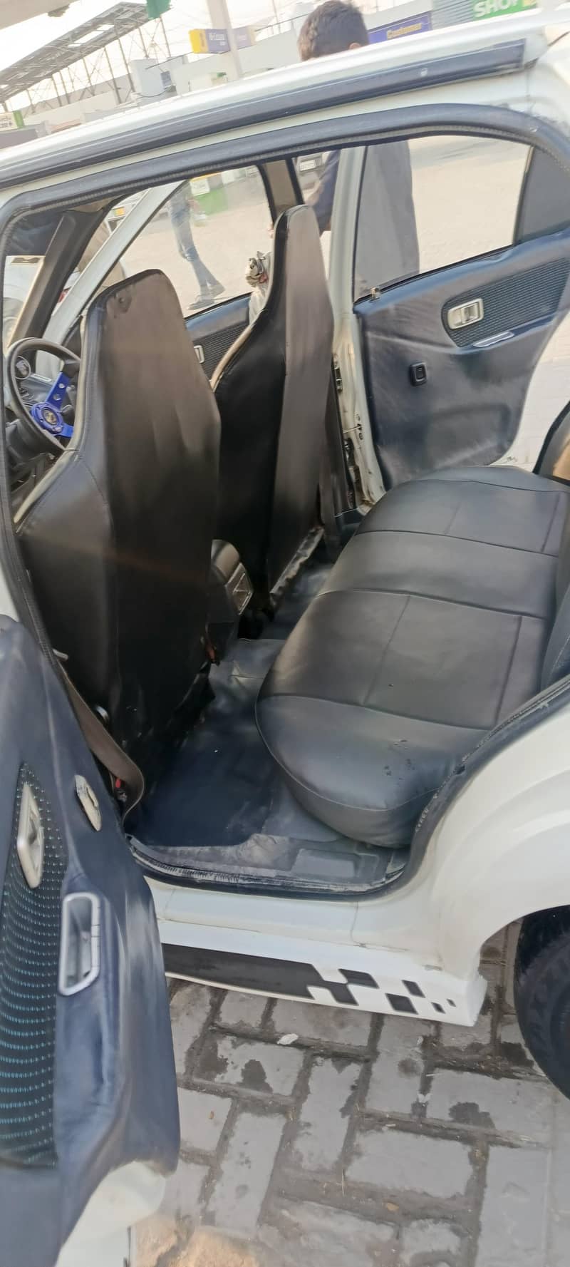 Charade automatic. 12