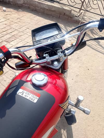 Honda CD70 2024/2025