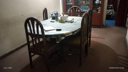 wood dinning table