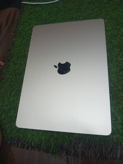 MacBook Air M2