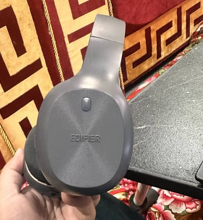 Edifier Bluetooth headset