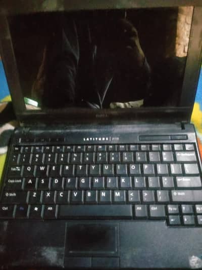 Latitude 2110 2gb ram 80gb hdd