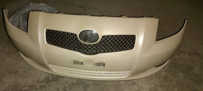 Toyota vitz 07 front bumper
