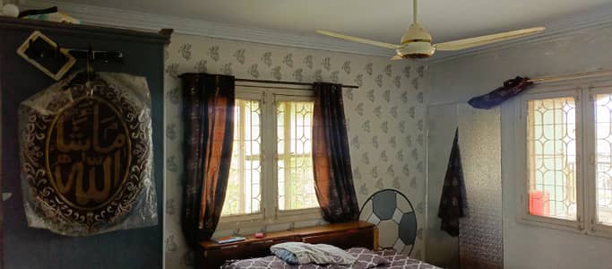 30000. ladies furnished sharing rooms available for rent 4 floor gulshan block 16. erum centre iftikhar estate