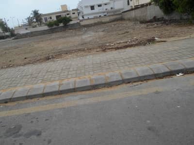 100 Yards Commercial For Sale