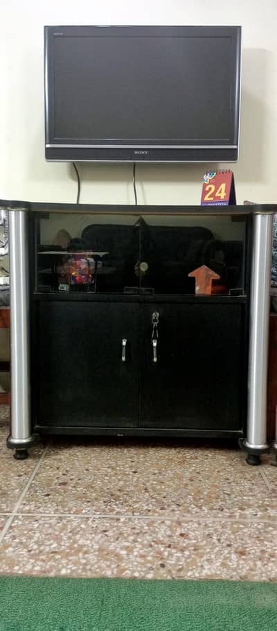 TV trolley - Excellent condition