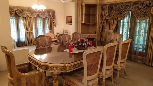 Victorian Style Luxury Dinning Table Set