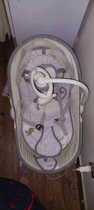 Mastela baby bassinet 4 in 1