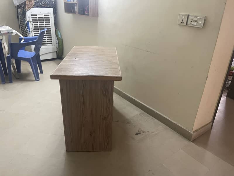 Computer or study table 1