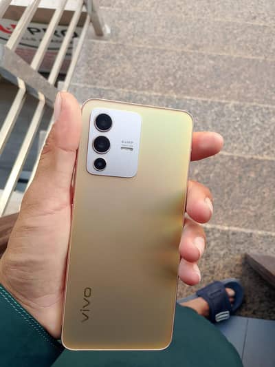 vivo v23.12. 256 complete box . 03055656175 cell and whatsap