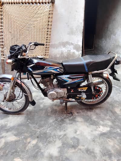 i am selling my cg125 lush condition