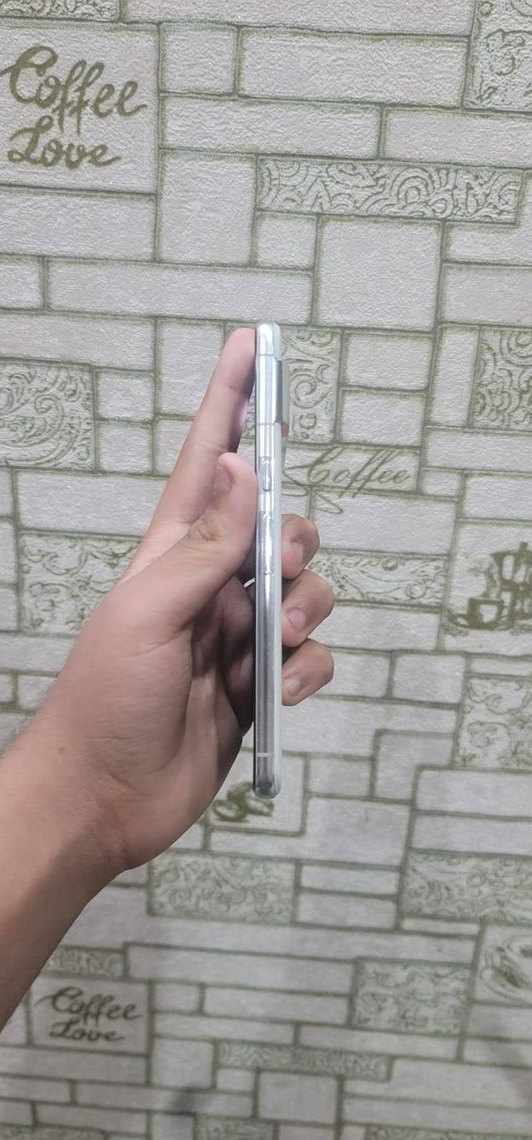 google pixel 8 pro 2