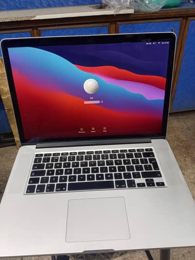 MacBook pro 2013 good fine condition