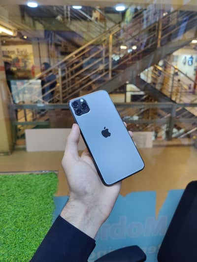 IPHONE 11 Pro Max | Capacity 256GB | Battery Health 97% | water Pack