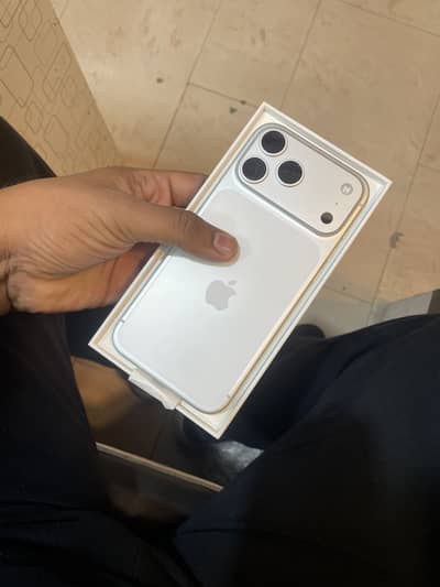 17 pro max jv sim lock 256 with box like new fone