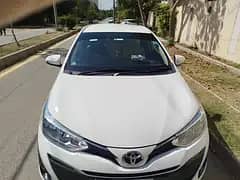 Toyota Yaris Yaris 1.5 CVT 2022   0,3,0,0,2,9,6,7,1,5,2