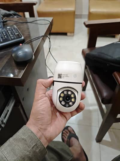 CCTV Camera V380 pro plug-in wifi