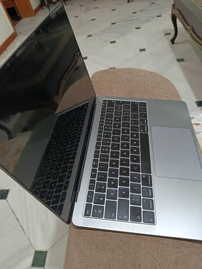 MacBook Air 2019 16GB Retina