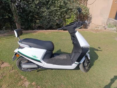 Electric scooty Superstar remu