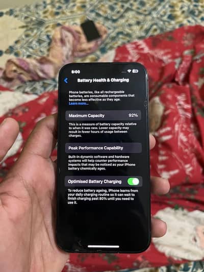 iPhone 13 urgent sale krna h kisi na lana vo message kry