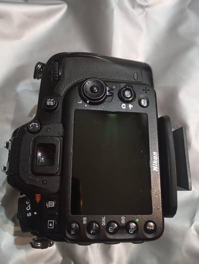 Nikon D7100 Camera New Condition Good Working Urgently Sale