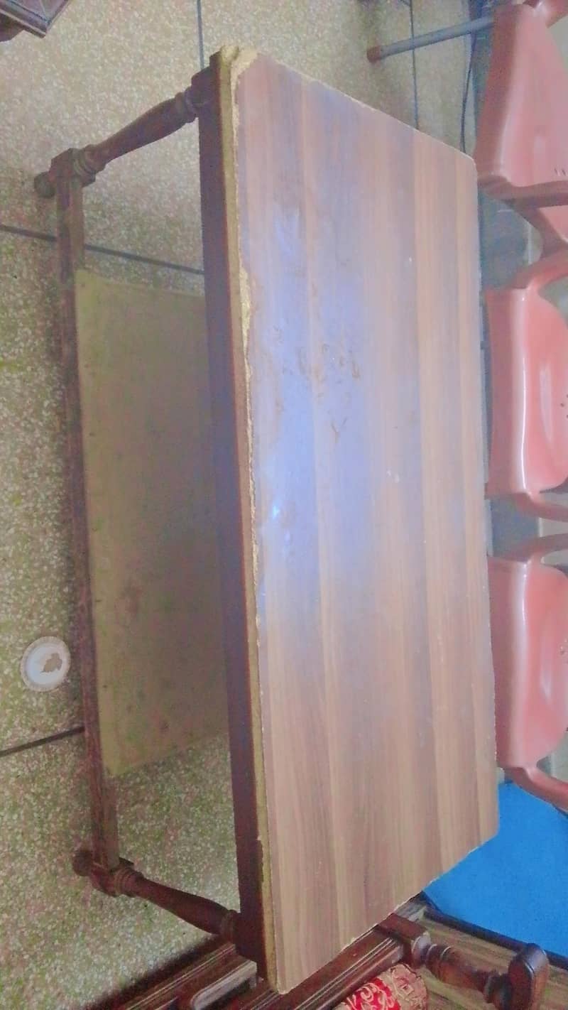 dressing,table and shockace 0