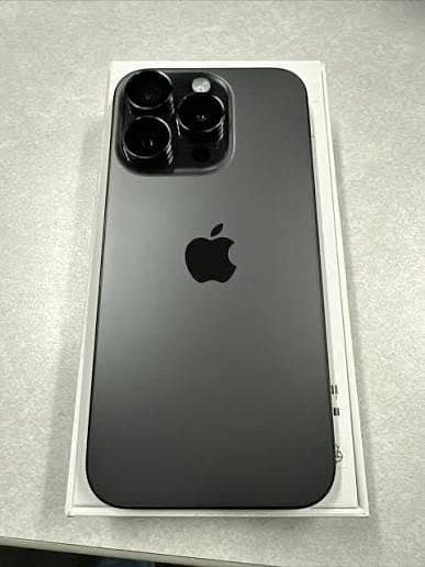 Iphone 15pro black 10/10 with box