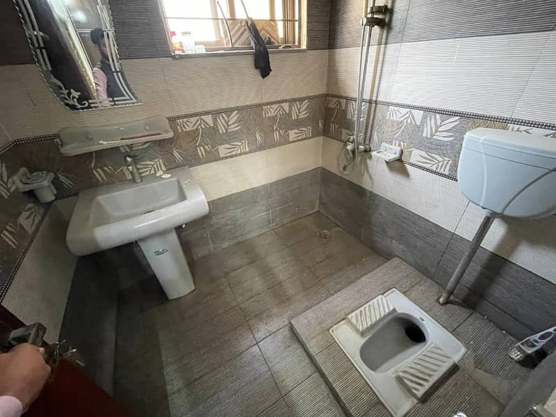 D block uppar portion 4