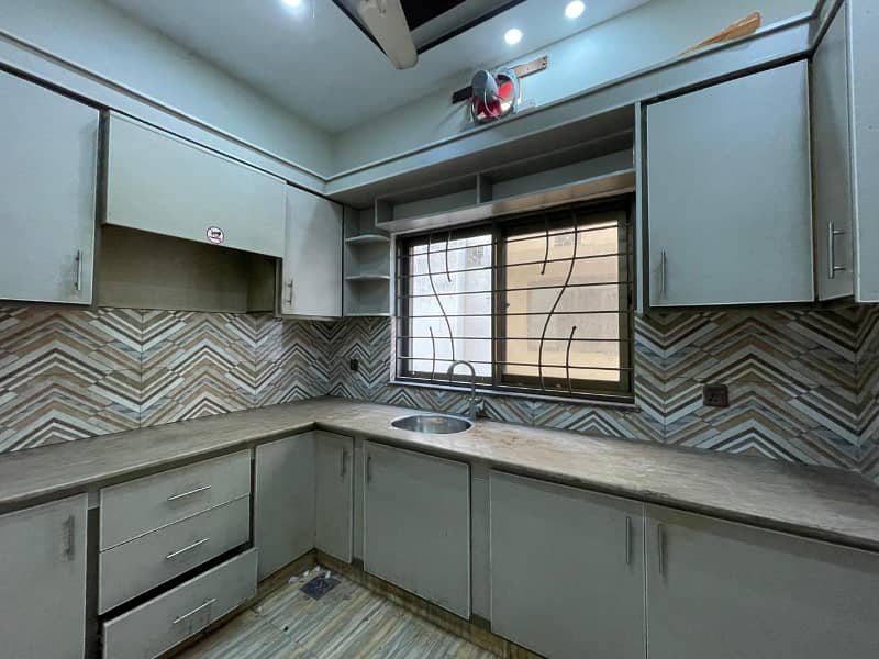 D block uppar portion 5