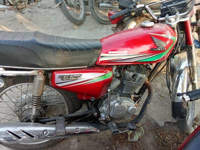 Honda 125 Red 2014 model for sale