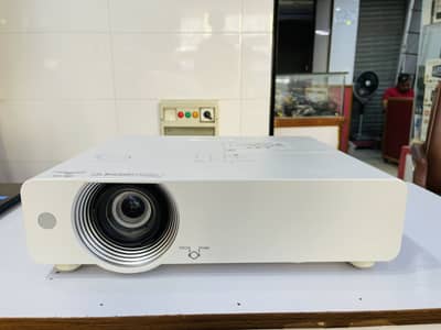 Panasonic PT-VW435N Projector