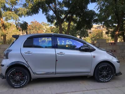 TOYOTA VITZ 1.0CC